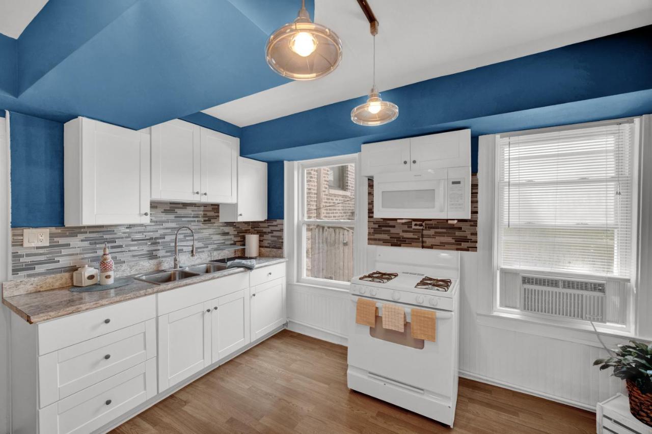 Отель Logan Square Coach House Чикаго Экстерьер фото