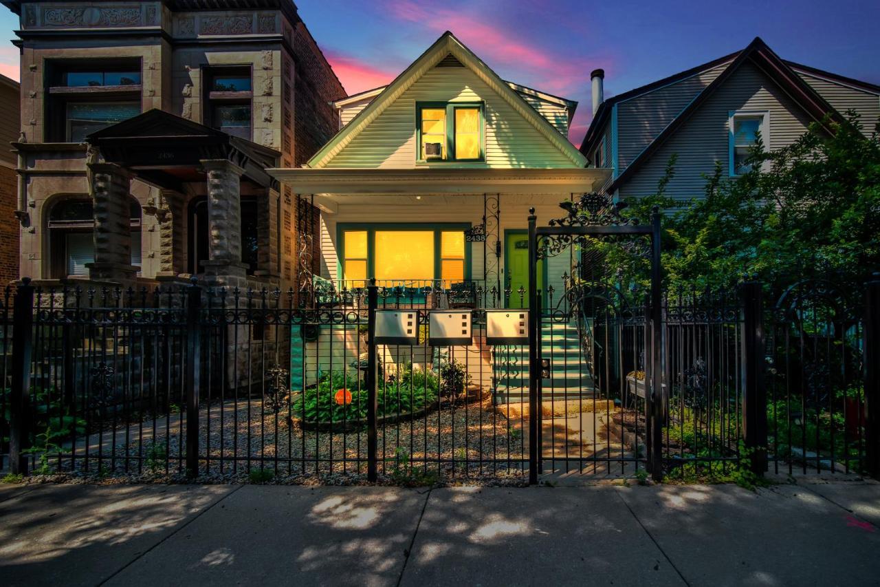 Отель Logan Square Coach House Чикаго Экстерьер фото