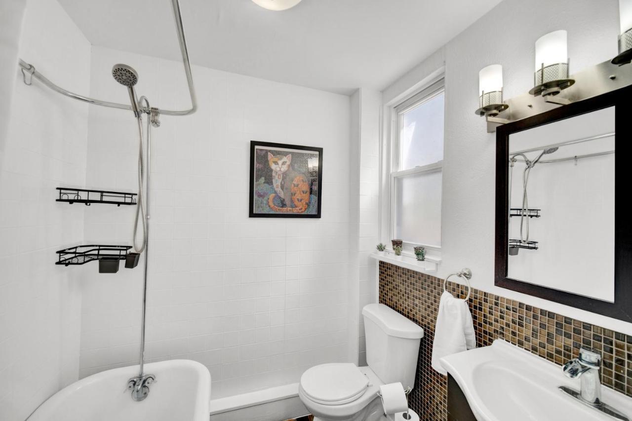 Отель Logan Square Coach House Чикаго Экстерьер фото